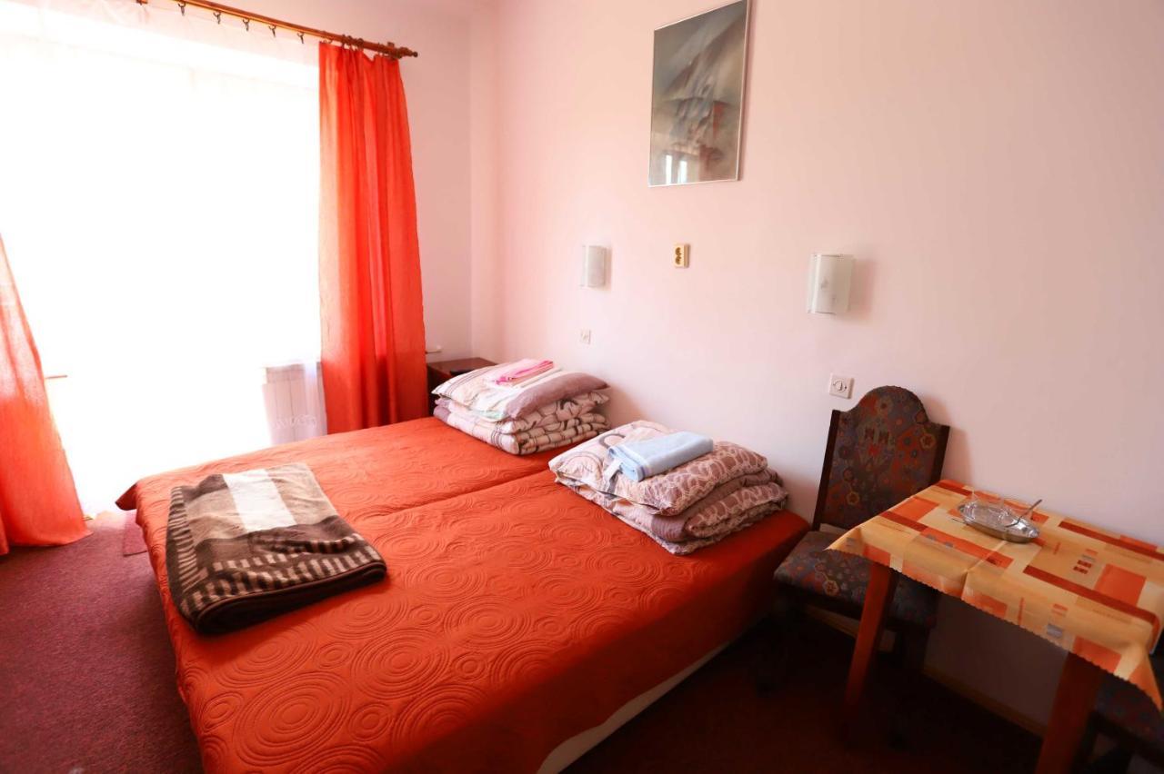 Domy Wczasowe Tryumfy Bed & Breakfast 3*
