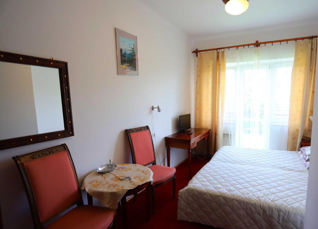 Domy Wczasowe Tryumfy Bed & Breakfast 3*